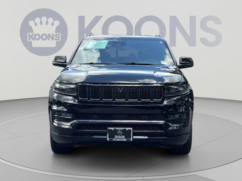 Used 2022 Jeep Grand Wagoneer Series II AWD/4WD image 4
