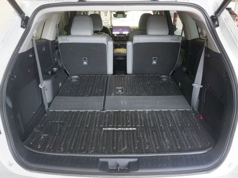 Used 2023 Toyota Highlander Limited AWD/4WD image 17