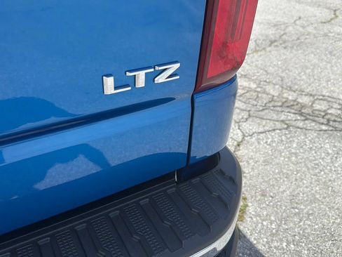 Used 2023 Chevrolet Silverado 1500 LTZ AWD/4WD image 5