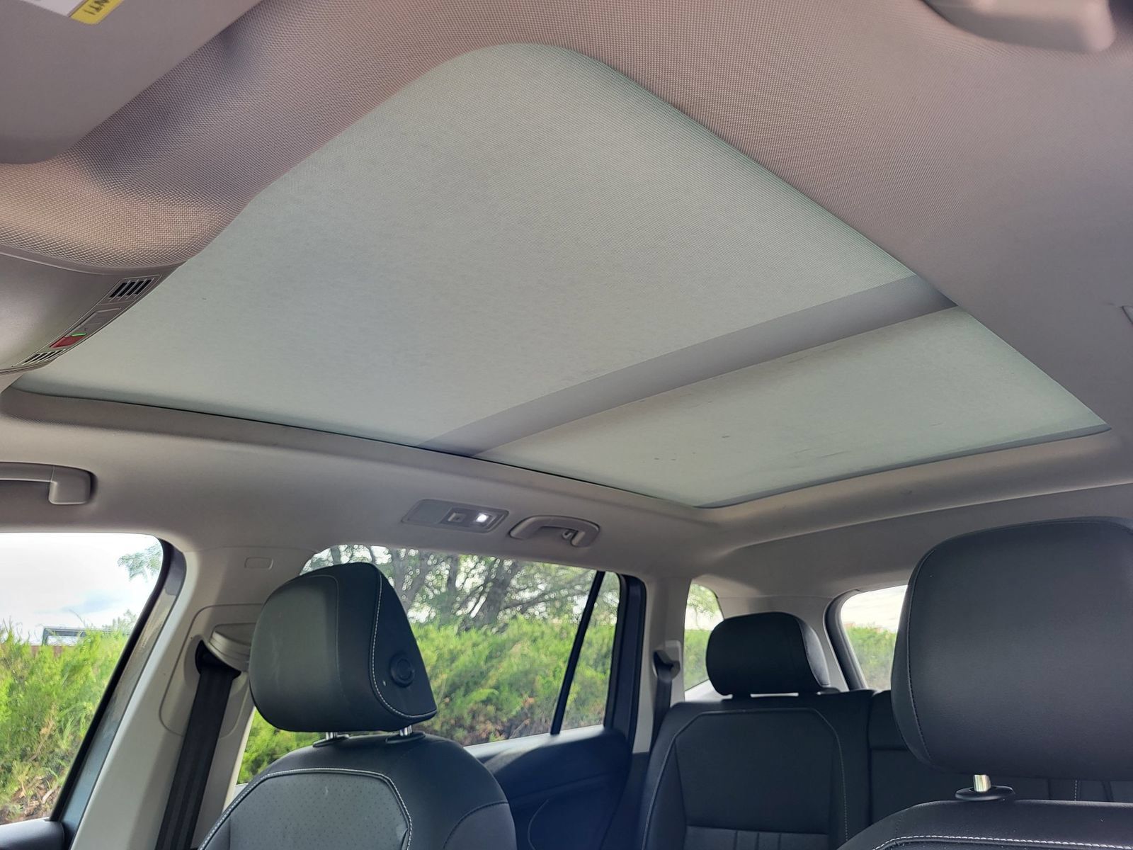 Used 2023 Volkswagen Tiguan SE w/ Panoramic Sunroof Package AWD/4WD image 15