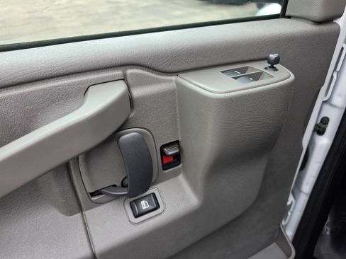 Used 2024 Chevrolet Express 2500 w/ Driver Convenience Package RWD image 10
