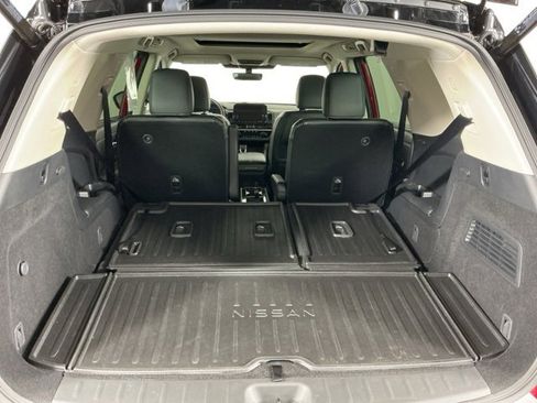 Used 2023 Nissan Pathfinder Platinum image 32