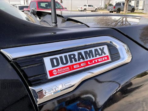 Used 2021 GMC Sierra 2500 Denali w/ Denali Black Diamond Edition image 10