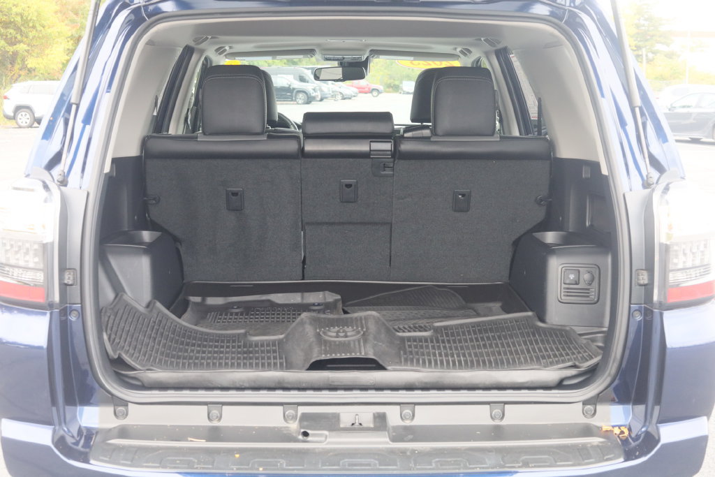 Used 2023 Toyota 4Runner SR5 Premium w/ Moonroof Package AWD/4WD image 14