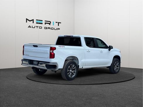 Used 2023 Chevrolet Silverado 1500 LT AWD/4WD image 9