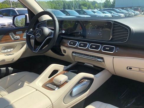 New 2025 Mercedes-Benz GLS 450 GLS 450 image 18
