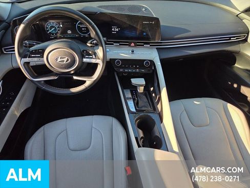 Used 2024 Hyundai Elantra Limited image 16