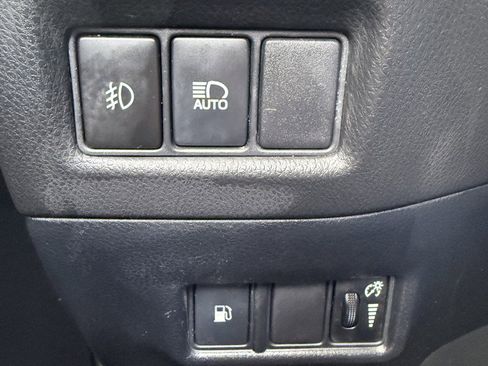 Used 2018 Toyota C-HR XLE FWD image 30