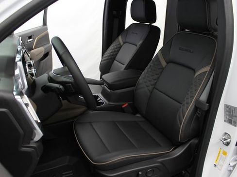 New 2026 GMC Canyon Denali AWD/4WD image 15