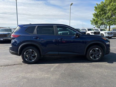 Used 2024 Nissan Rogue SV AWD/4WD image 4