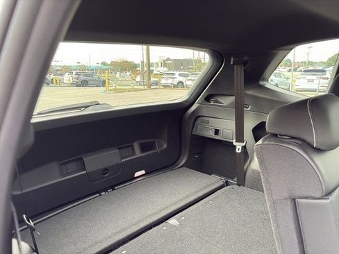 Certified 2024 Volkswagen Tiguan SE R-Line image 10