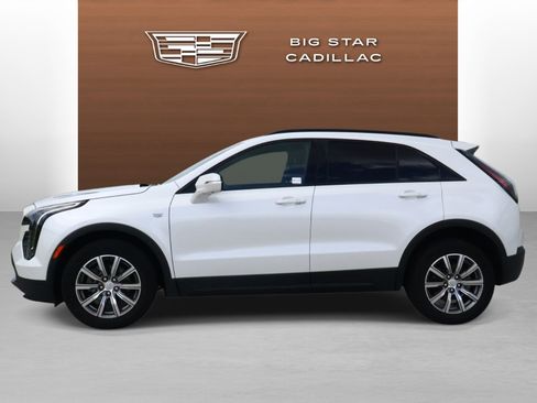 Used 2022 Cadillac XT4 Sport w/ Enhanced Visibility Package AWD/4WD image 2