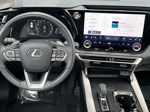Used 2023 Lexus RX 350 Premium w/ Accessory Package AWD/4WD image 17