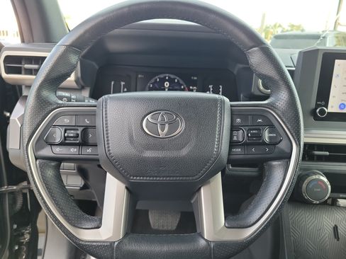 Used 2025 Toyota 4Runner SR5 AWD/4WD image 20