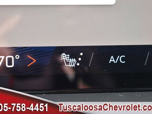 Used 2025 Chevrolet Traverse LT w/ Driver Confidence Package image 40