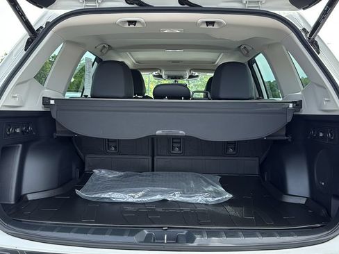 Certified 2023 Subaru Forester Touring AWD/4WD image 28