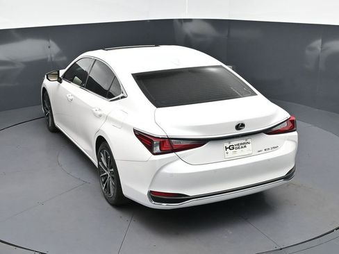 Certified 2024 Lexus ES 250 w/ Premium Package image 33