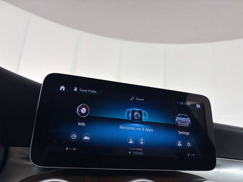 Used 2020 Mercedes-Benz GLC 300 4MATIC w/ Premium Package image 32