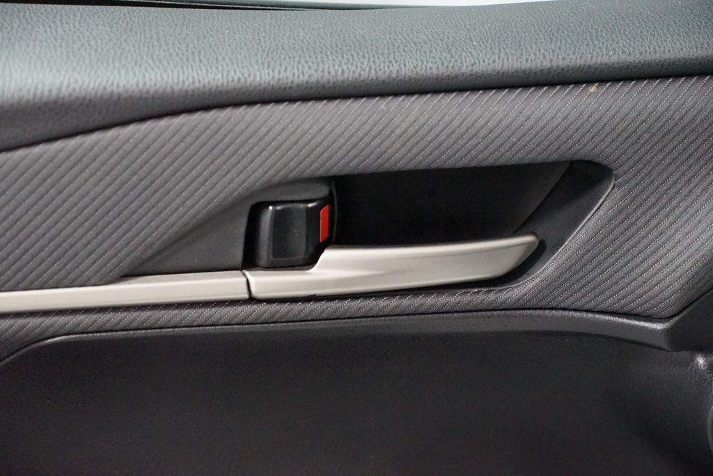 Certified 2025 Toyota Camry SE FWD image 33