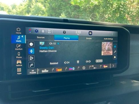 Used 2025 Jeep Gladiator Sport AWD/4WD image 30