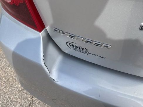 Used 2011 Dodge Avenger Mainstreet image 6