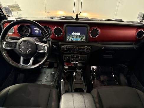 Used 2022 Jeep Wrangler Unlimited Rubicon w/ Cold Weather Group AWD/4WD image 31
