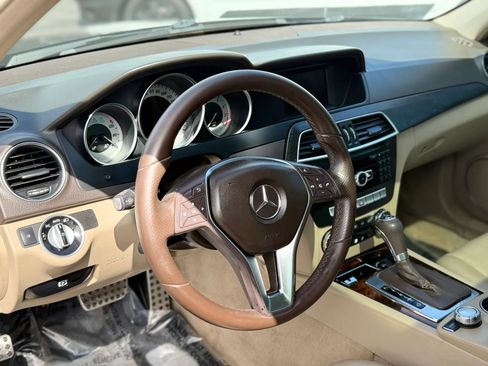 Used 2013 Mercedes-Benz C 250 Sedan image 21