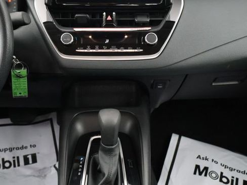 Used 2025 Toyota Corolla LE image 12