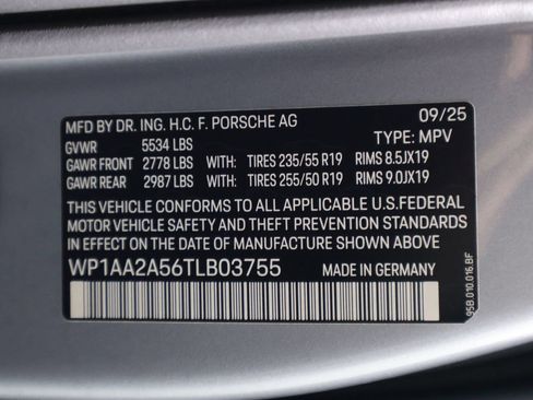 Certified 2026 Porsche Macan AWD/4WD image 19