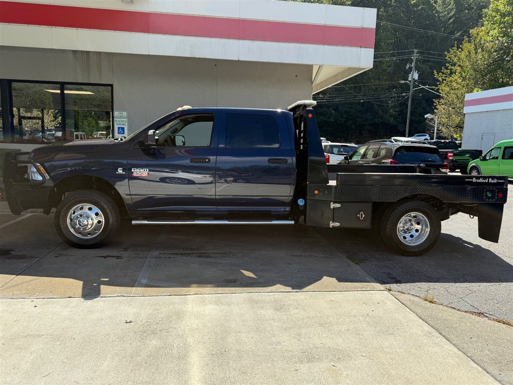 Used 2012 RAM 3500 ST w/ ST Decor Group AWD/4WD image 12