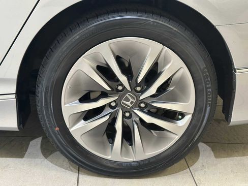 Used 2019 Honda Accord EX-L image 8