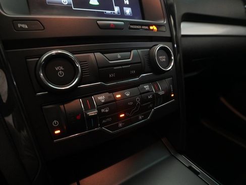 Used 2016 Ford Explorer XLT w/ Equipment Group 202A image 24