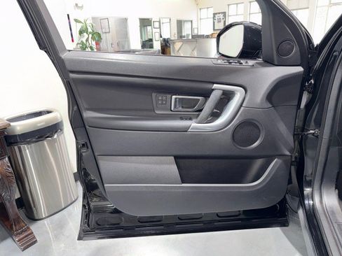 Used 2019 Land Rover Discovery Sport HSE AWD/4WD image 44