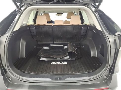 Used 2019 Toyota RAV4 XLE w/ Convenience Package image 31