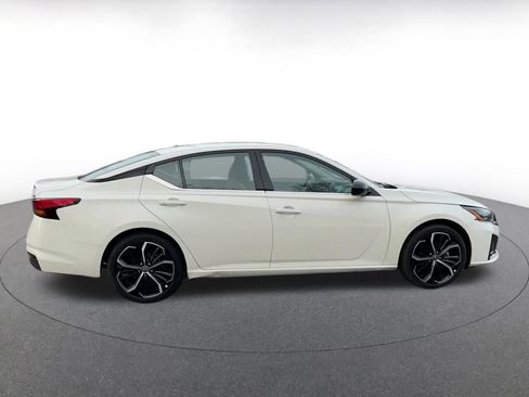 Used 2025 Nissan Altima 2.5 SR image 16