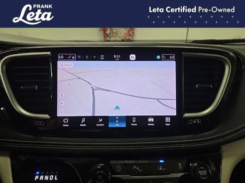 Used 2023 Chrysler Pacifica Limited FWD image 10