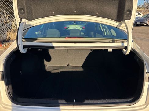 Used 2025 Kia K4 LXS image 31