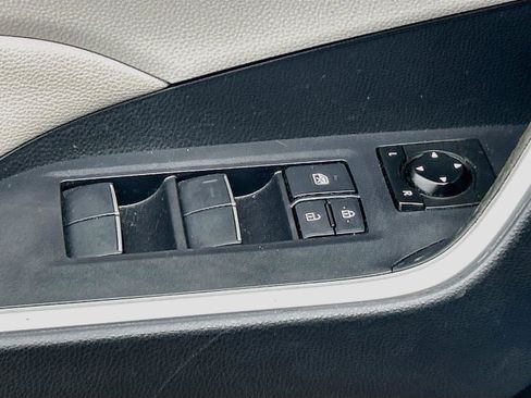 Used 2019 Toyota RAV4 XLE Premium w/ All Weather Liner Package AWD/4WD image 23