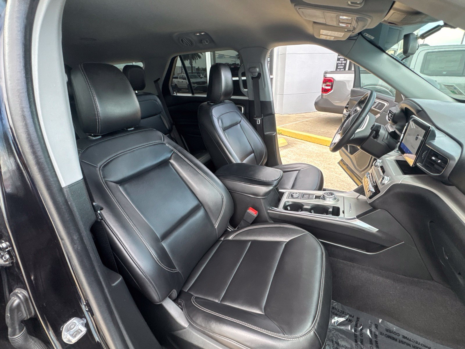 Certified 2023 Ford Explorer XLT w/ Equipment Group 202A AWD/4WD image 24