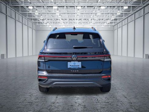 New 2026 Volkswagen Taos SE FWD image 4