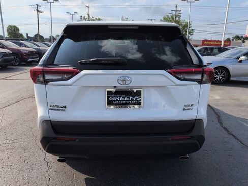Certified 2025 Toyota RAV4 XLE AWD/4WD image 4