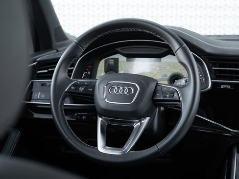 Certified 2025 Audi Q7 3.0T Premium Plus w/ Premium Plus Package image 9