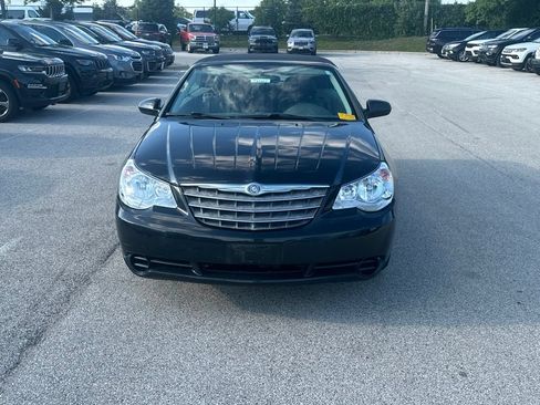Used 2008 Chrysler Sebring Touring FWD image 2