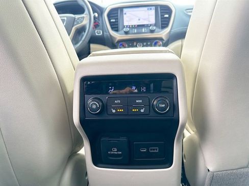 Used 2021 GMC Acadia Denali w/ Denali Ultimate Package image 28