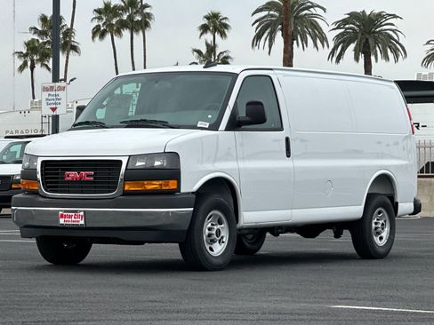 New 2025 GMC Savana 3500 w/ Driver Convenience Package RWD image 8