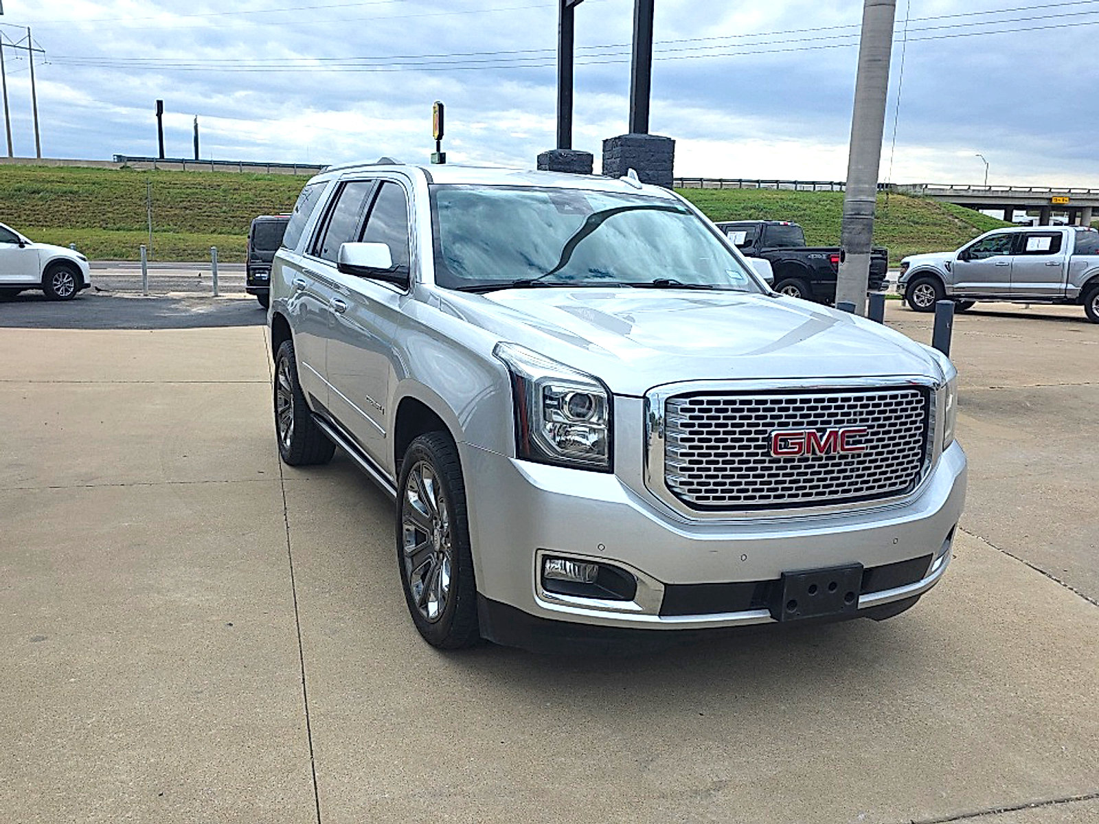Used 2016 GMC Yukon Denali w/ Open Road Package RWD image 7