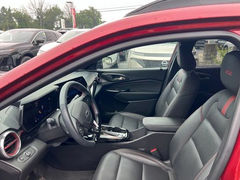 Used 2025 Chevrolet Trax RS w/ Driver Confidence Package FWD image 23