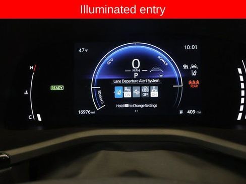 Used 2025 Toyota Camry SE image 19