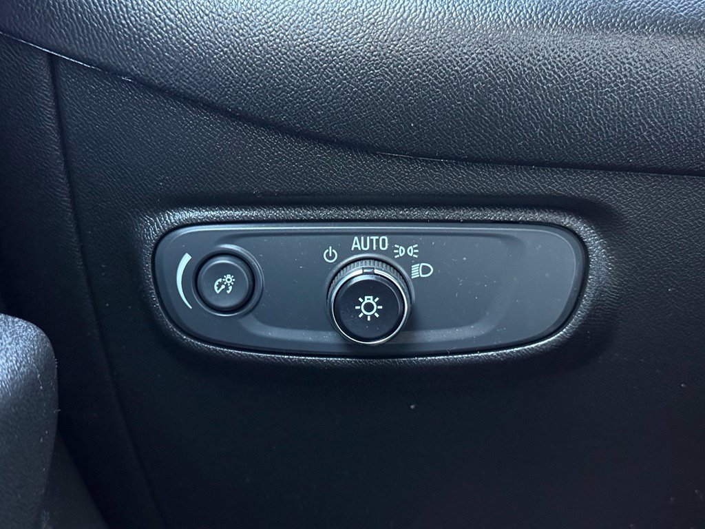 Used 2022 Chevrolet Equinox LT FWD image 10