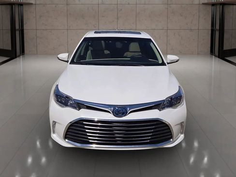 Used 2017 Toyota Avalon XLE Premium image 6